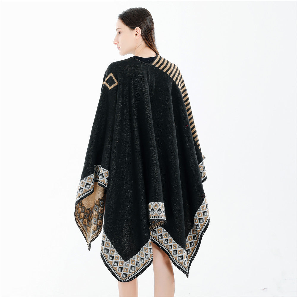 Damen Gewebte Oversize-Ruana mit Ethno-Bordüre und Streifenstruktur Echo Archiv