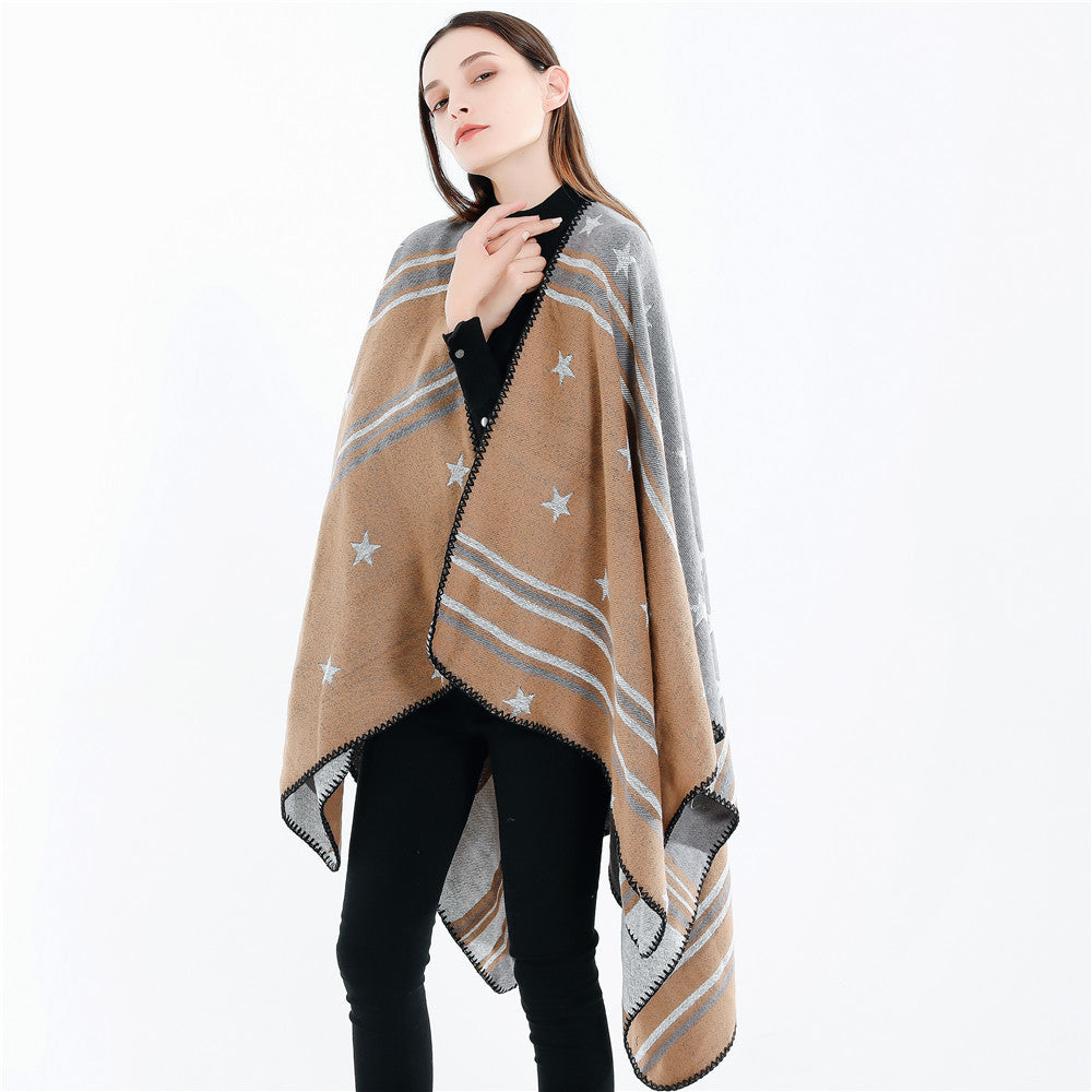 Damen Ruana-Überwurf mit Sternmotiv und zweifarbiger Jacquardkante – Célinea