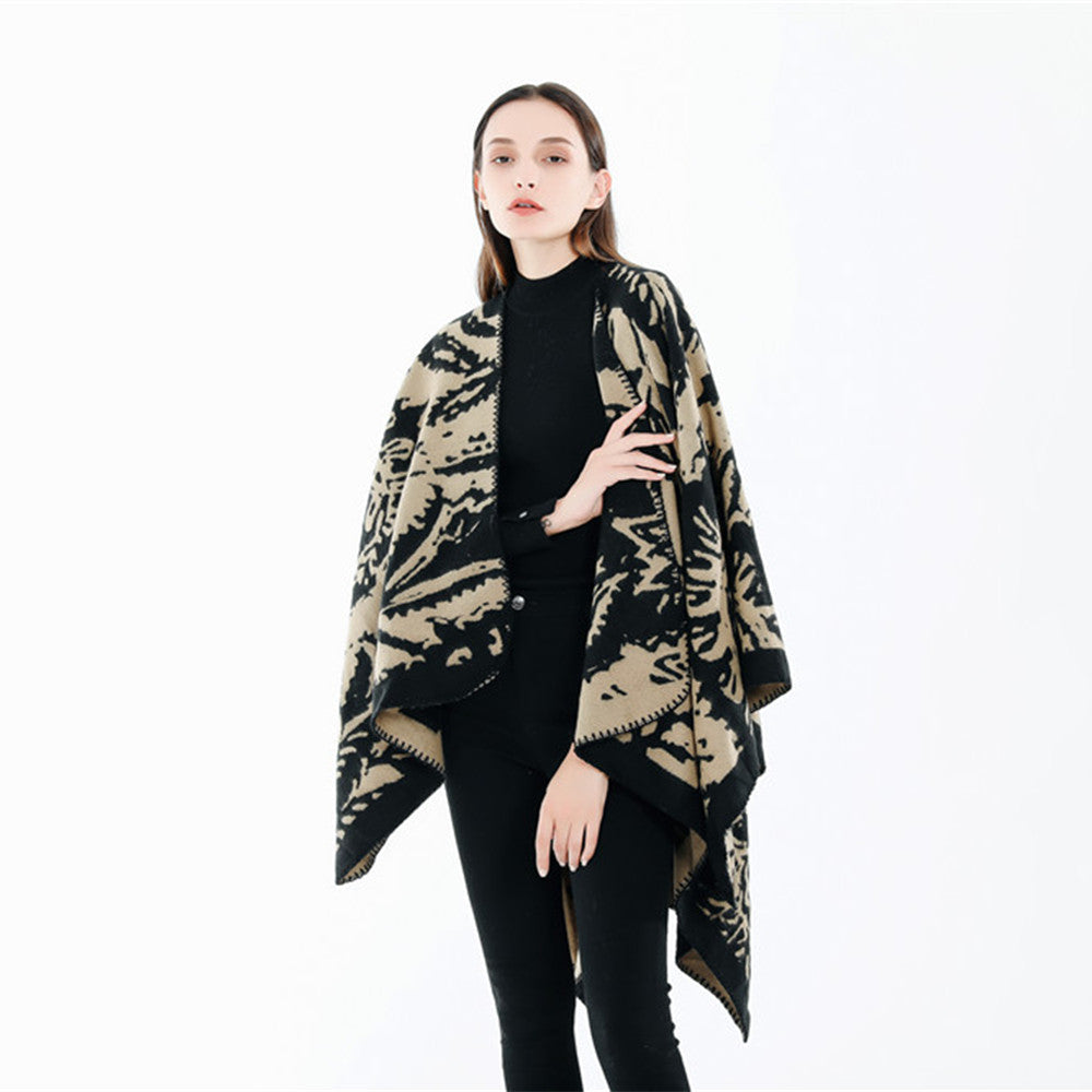 Damen Jacquard‑Ruana‑Überwurf mit floraler Webstruktur und dekorativer Kettelkante – Célinea