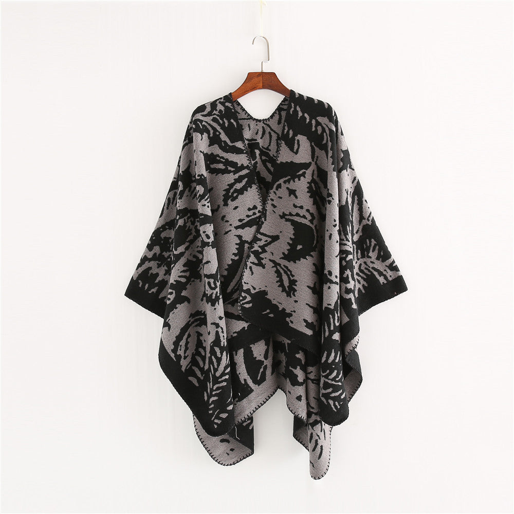 Damen Jacquard‑Ruana‑Überwurf mit floraler Webstruktur und dekorativer Kettelkante – Célinea