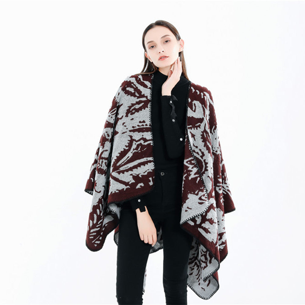 Damen Jacquard‑Ruana‑Überwurf mit floraler Webstruktur und dekorativer Kettelkante – Célinea