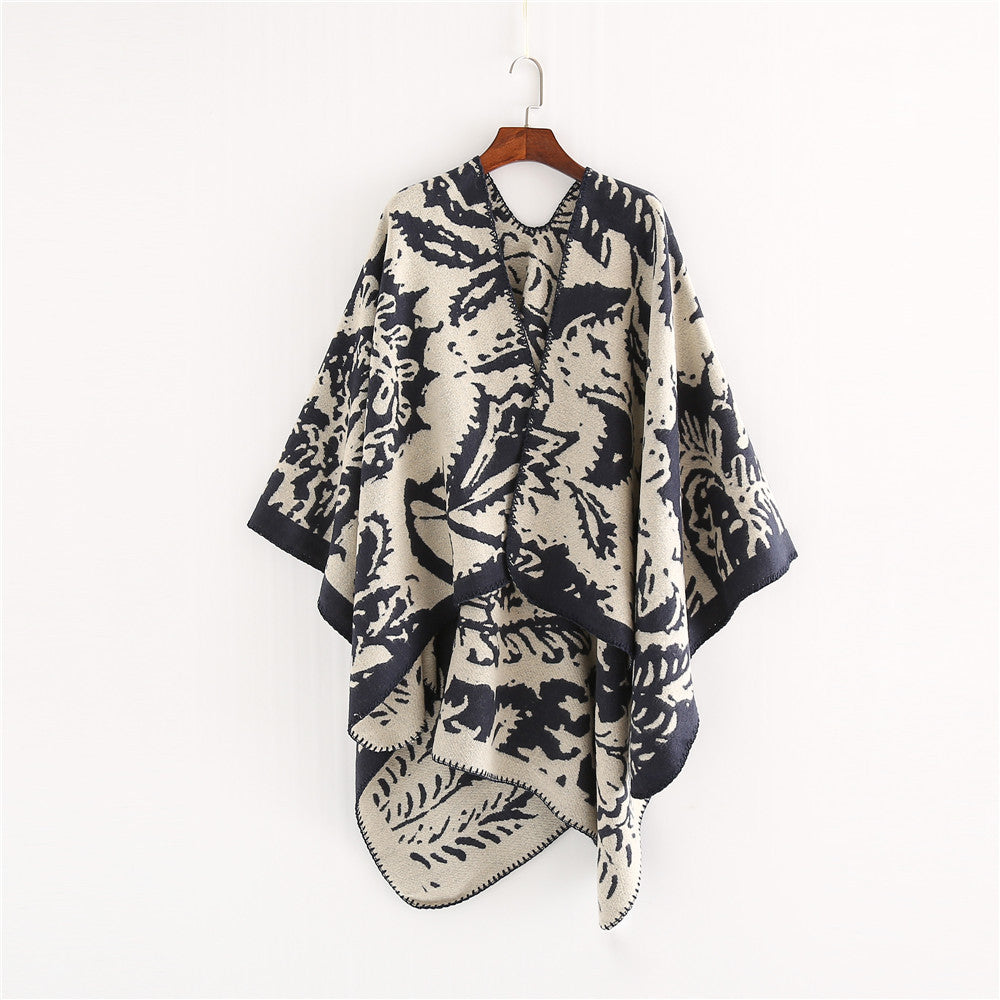 Damen Jacquard‑Ruana‑Überwurf mit floraler Webstruktur und dekorativer Kettelkante – Célinea