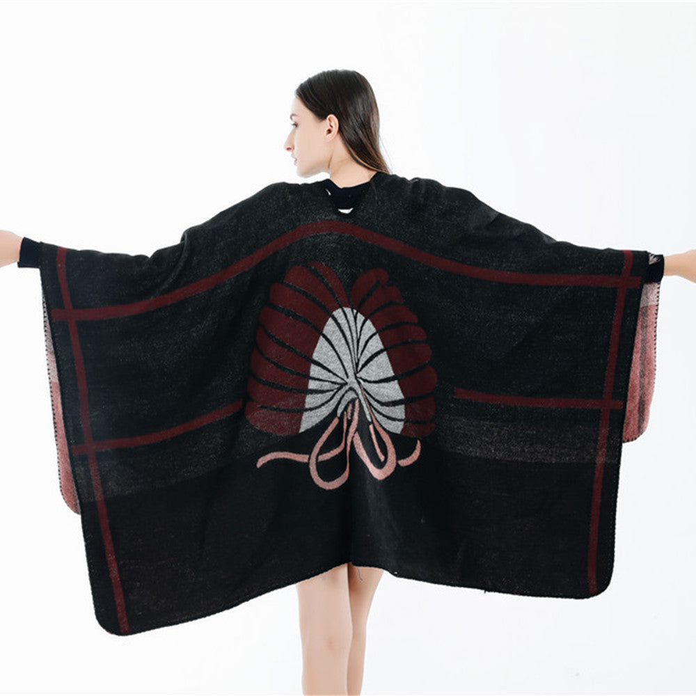 Damen Jacquard-Ruana mit floralem Intarsienmuster und zweifarbiger Wendekante – Avérine
