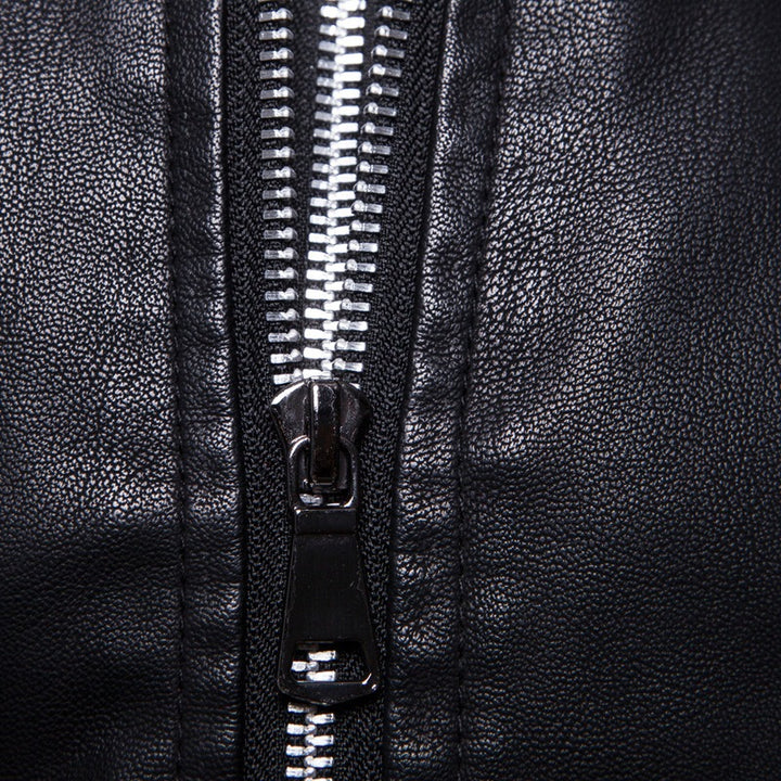 Herren Kunstleder Kapuzenjacke mit sportlichem Schnitt und einzigartigen Details Echoarchiv