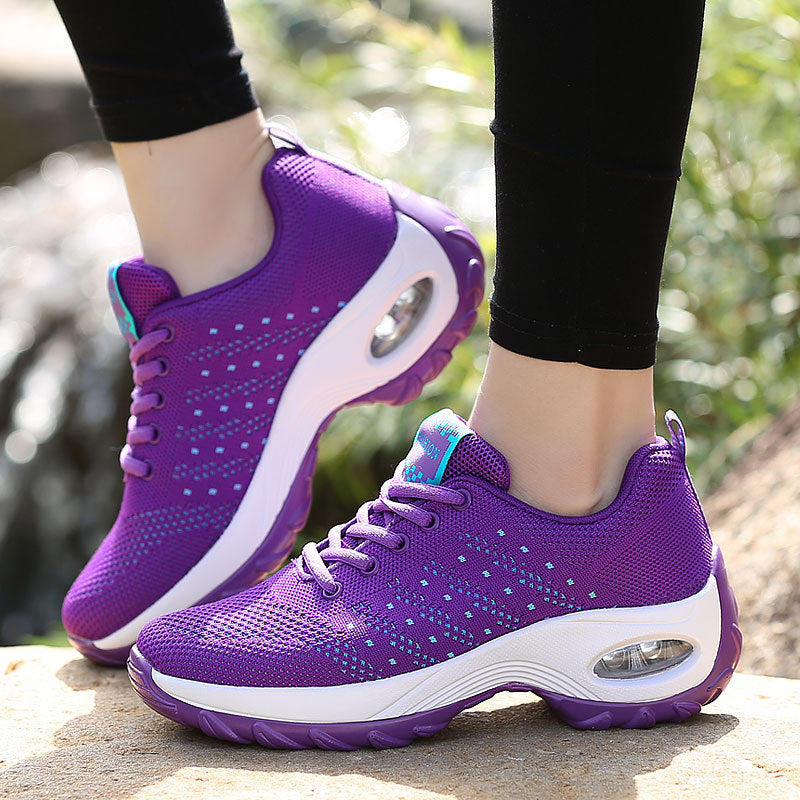 Damen nan leichter Mesh-Komfort-Sneaker mit integrierter Luftfederung, gepolsterter Fersenmanschette und federnder Wellenlaufsohle Echo Archiv