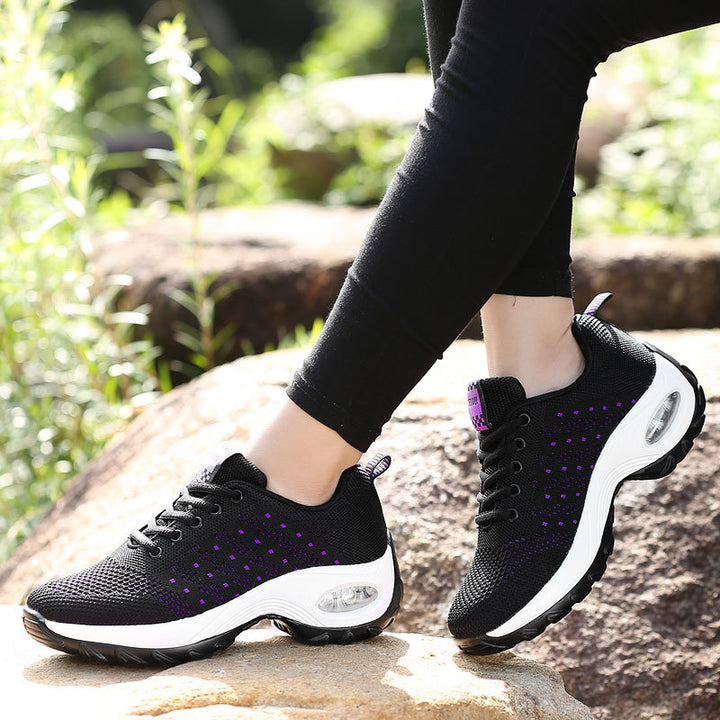 Damen nan leichter Mesh-Komfort-Sneaker mit integrierter Luftfederung, gepolsterter Fersenmanschette und federnder Wellenlaufsohle Echo Archiv