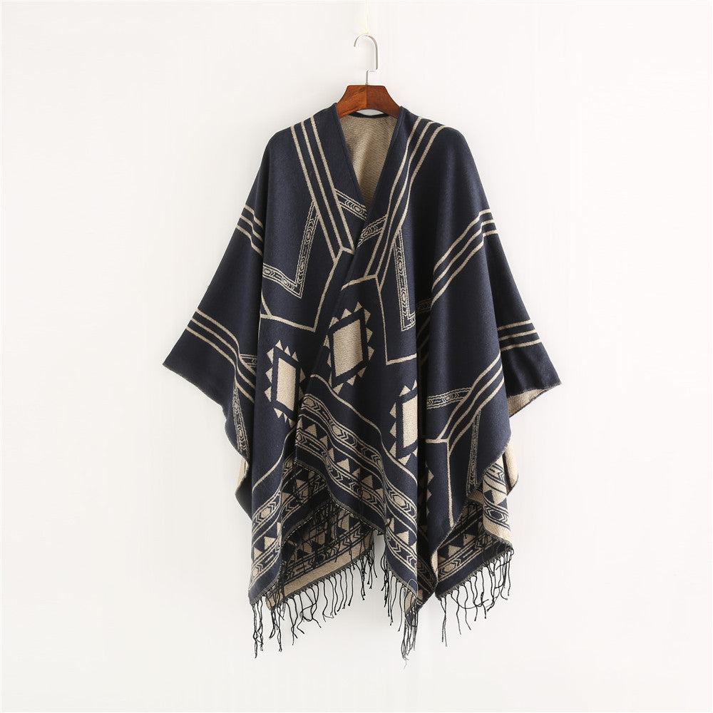 Unisex Ethno-Poncho aus weichem Strick mit Fransen und geometrischem Muster – Taviero