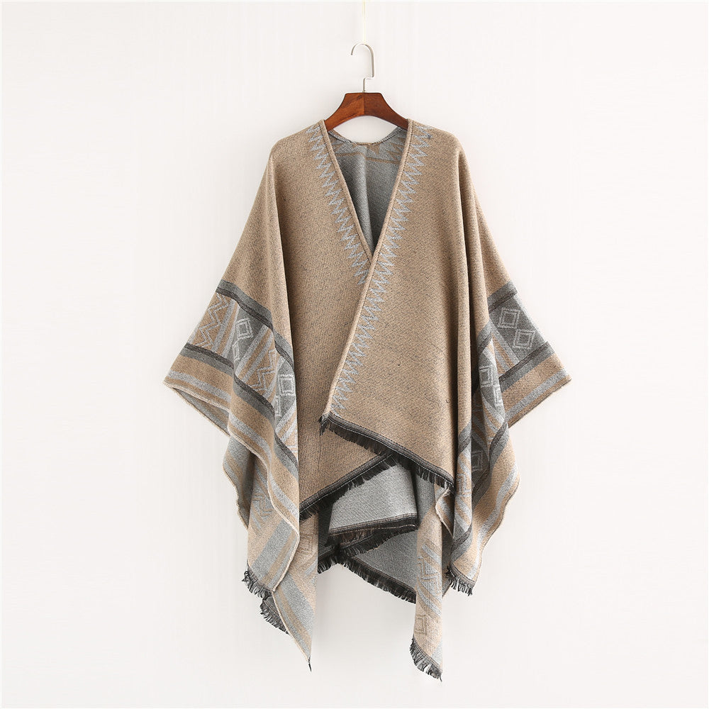 Damen Oversize-Ruana-Poncho im Boho-Ethno-Look aus Wollmix mit V-Ausschnitt und Fransensaum – Célinea