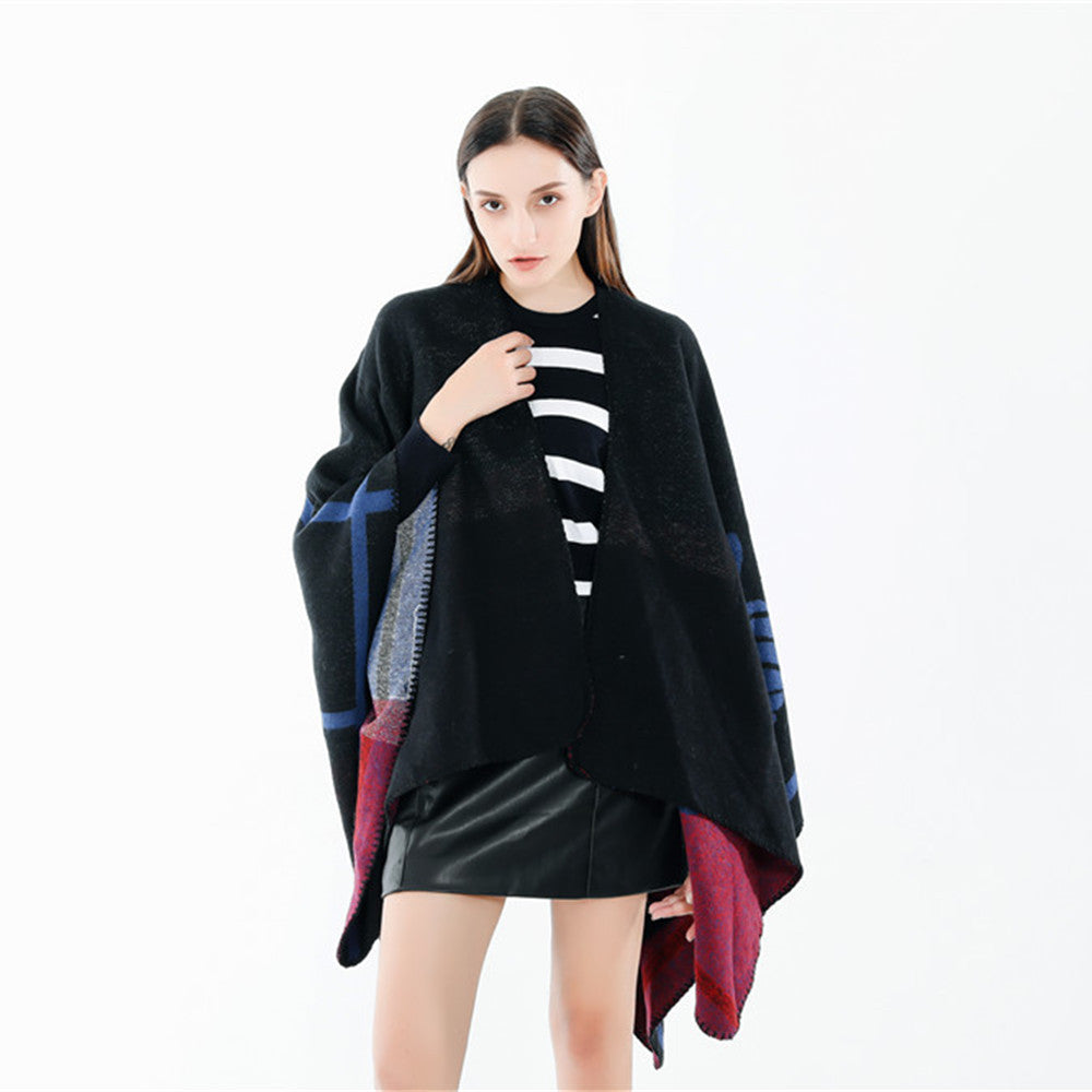 Damen Jacquard-Ruana mit floralem Intarsienmuster und zweifarbiger Wendekante – Avérine