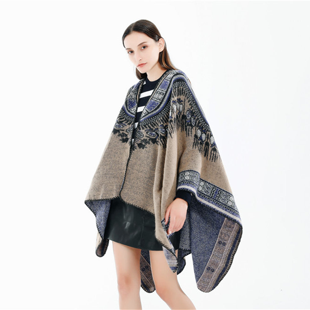 Damen Oversize-Ruana-Poncho im Ethno-Jacquard mit V-Ausschnitt und Bordürenkante – Célinea