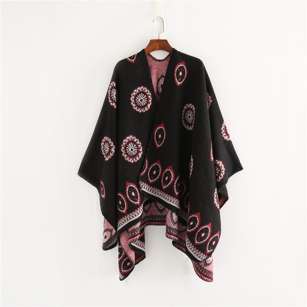 Damen Oversize-Ruana mit gewebtem Medaillon‑Jacquard und offenem Kimono‑Fall Echo Archiv