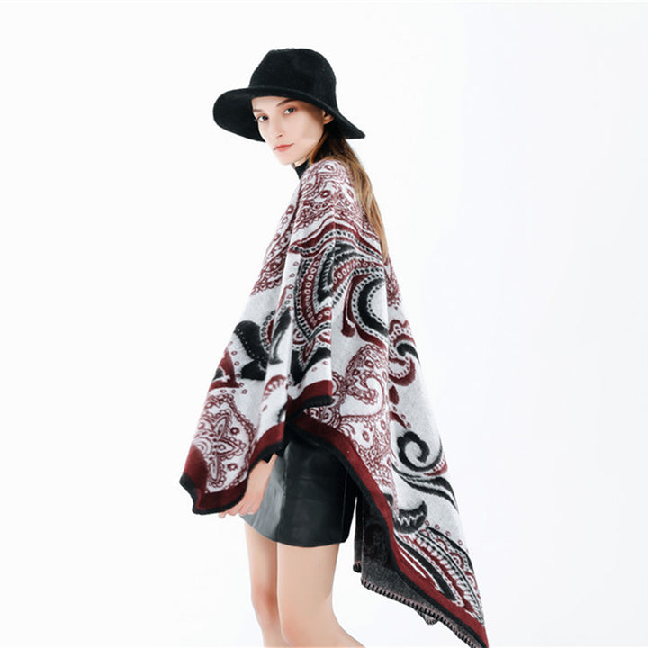 Damen Oversize-Ruana-Überwurf mit Paisley-Jacquard und Zierstichkante – Célinea