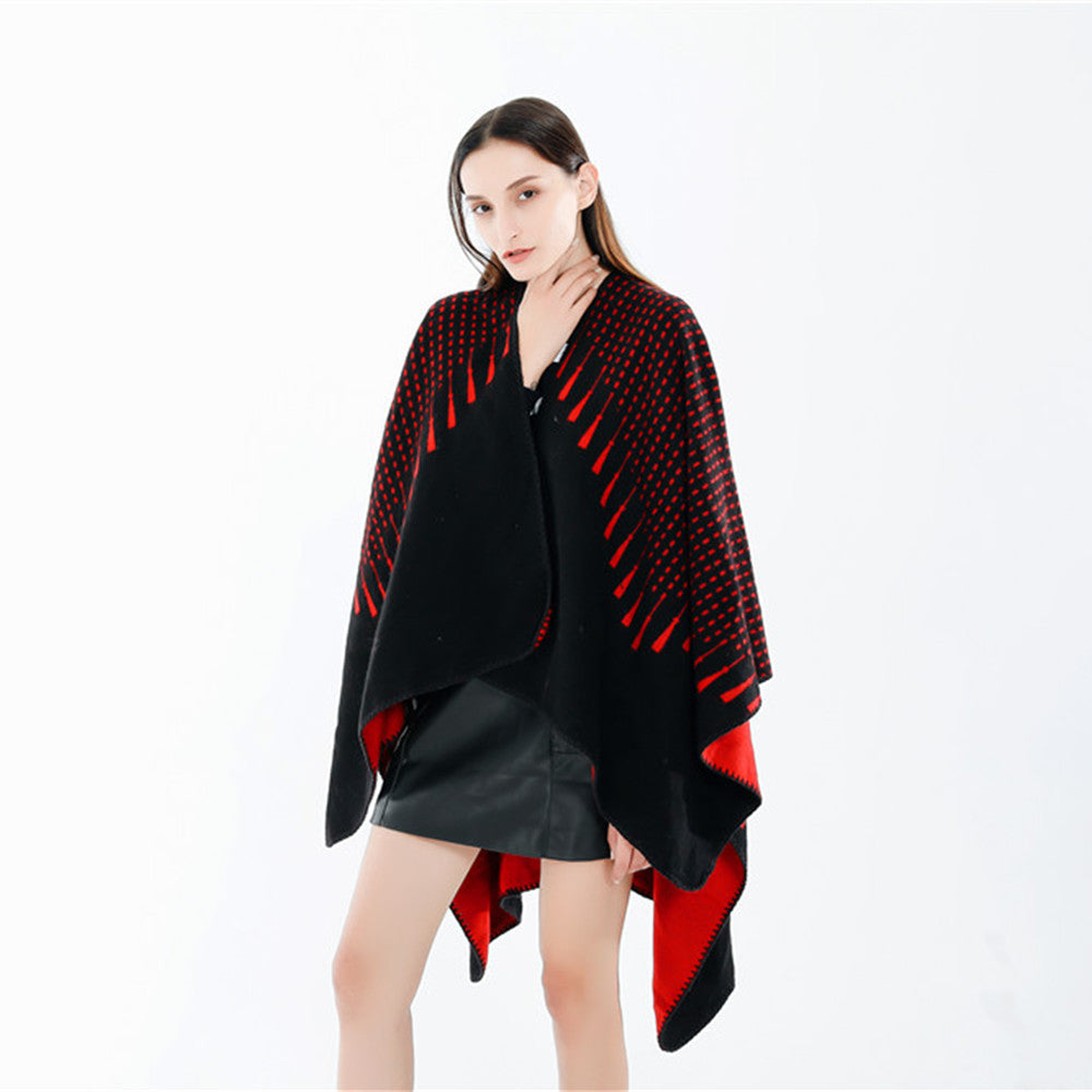 Damen Doppelter Wollmix-Umhang mit reversiblem Jacquard und kastiger Ruana-Silhouette – Montévia