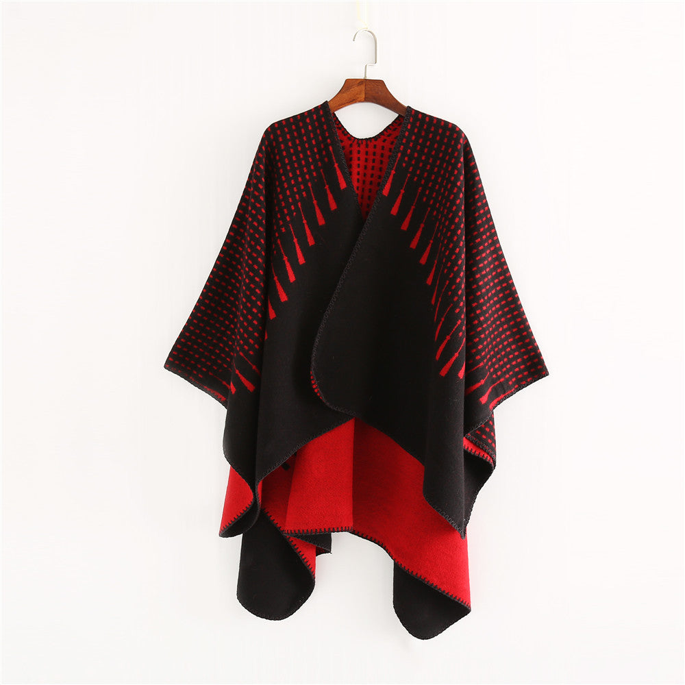 Damen Doppelter Wollmix-Umhang mit reversiblem Jacquard und kastiger Ruana-Silhouette – Montévia