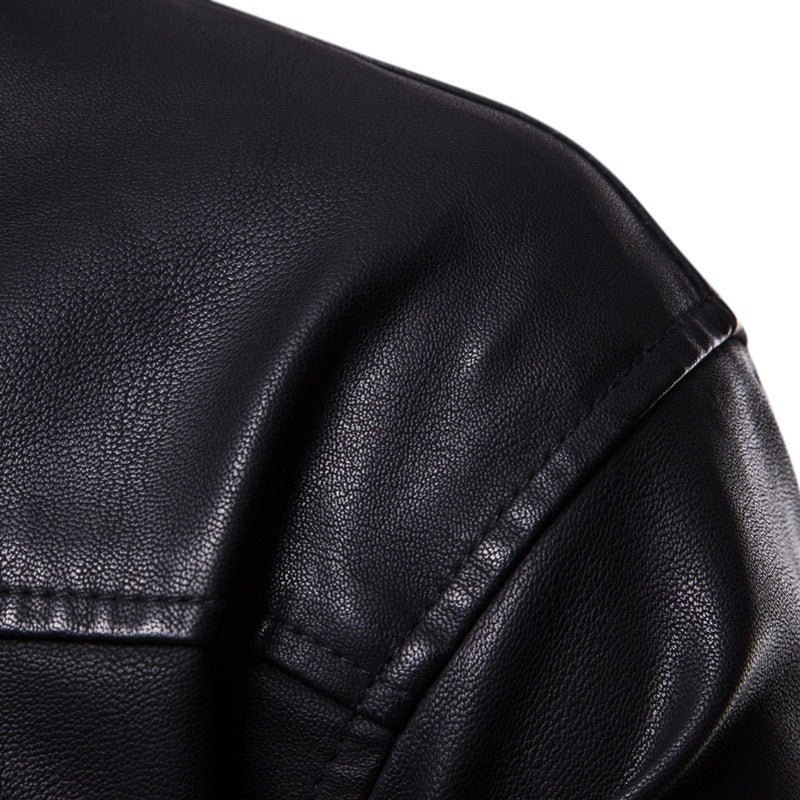Herren Kunstleder Kapuzenjacke mit sportlichem Schnitt und einzigartigen Details Echoarchiv