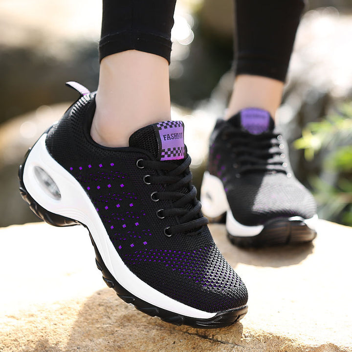 Damen nan leichter Mesh-Komfort-Sneaker mit integrierter Luftfederung, gepolsterter Fersenmanschette und federnder Wellenlaufsohle Echo Archiv