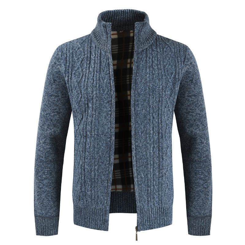 Herren Strickjacke mit Stehkragen und modernem Zopfmuster Echoarchiv