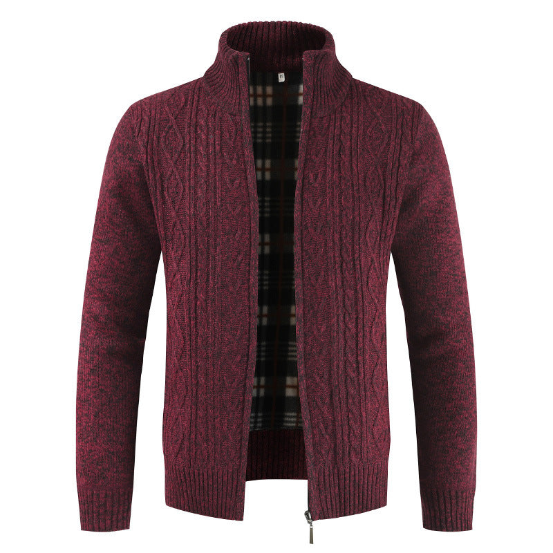 Herren Strickjacke mit Stehkragen und modernem Zopfmuster Echoarchiv