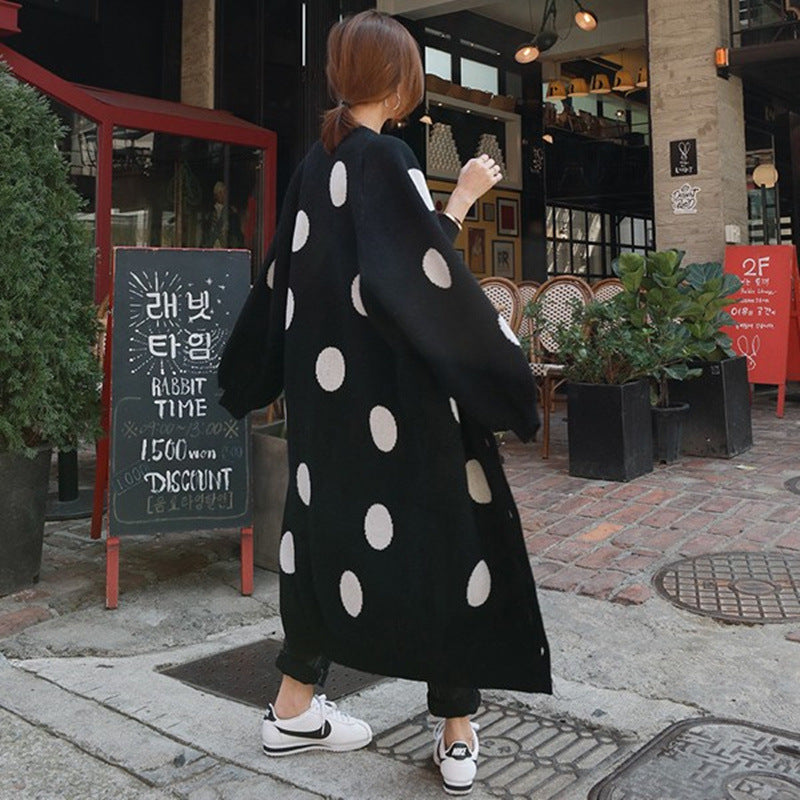 Damen Langer Oversize-Strickmantel mit großem Polka‑Dot‑Muster, Ballonärmeln und offener Front – Veloura