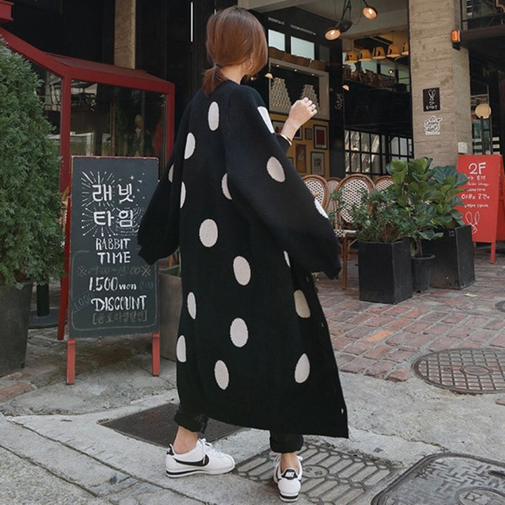 Damen Langer Oversize-Strickmantel mit großem Polka‑Dot‑Muster, Ballonärmeln und offener Front – Veloura