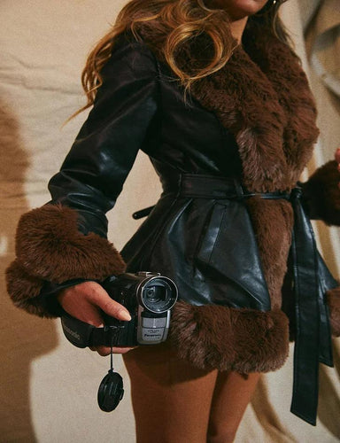 Echoarchiv | Damen Winterjacke mit Kunstfell und Gürtel