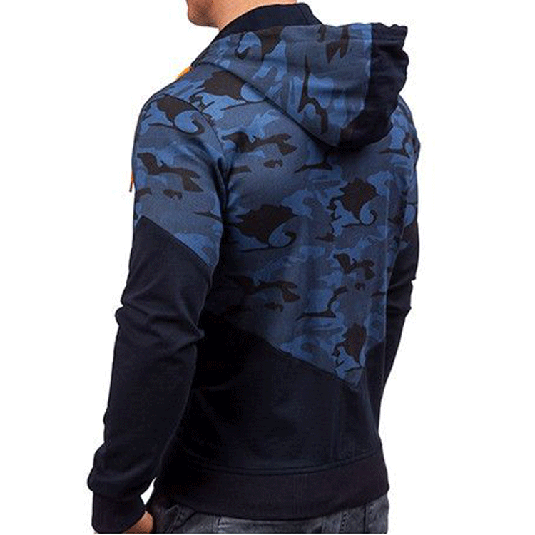 Herren modische Kapuzenjacke im modernen Camouflage-Design Echoarchiv