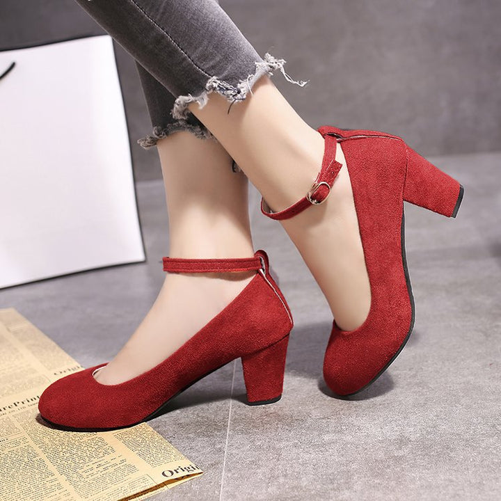 Damen nan Samtige Komfort-Pumps mit gepolstertem Fußbett und verstellbarem Knöchelriemen Echo Archiv