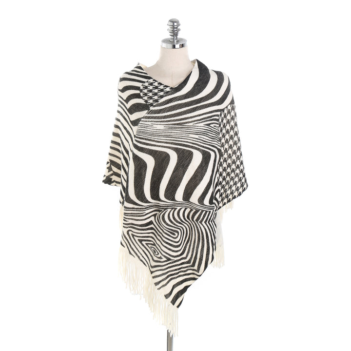 Damen Fransen-Poncho im Oversize mit grafischem Jacquard und asymmetrischem Zipfelsaum Echo Archiv