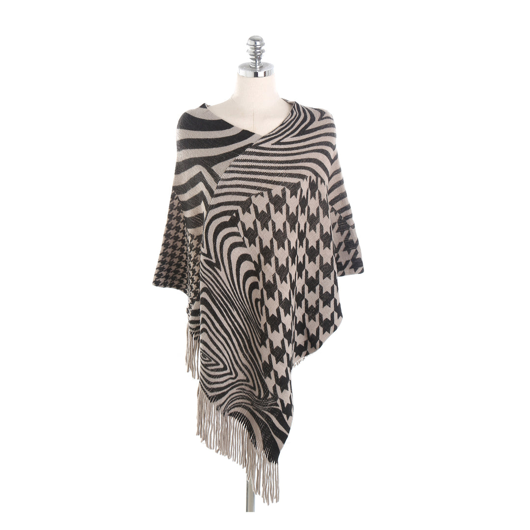 Damen Fransen-Poncho im Oversize mit grafischem Jacquard und asymmetrischem Zipfelsaum Echo Archiv