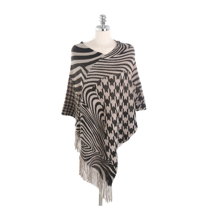 Damen Fransen-Poncho im Oversize mit grafischem Jacquard und asymmetrischem Zipfelsaum Echo Archiv