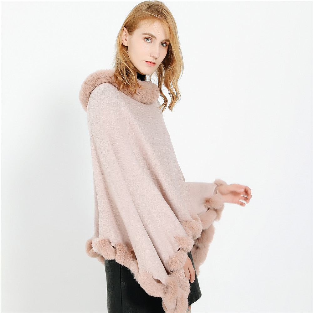 Damen Eleganter Capeponcho aus Wollmix mit Kunstfellbesatz und Pompon-Details – Montévia