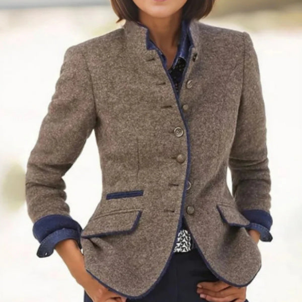 Damen Kurzjacke mit Mehrknopfleiste und Farbakzenten | Echoarchiv