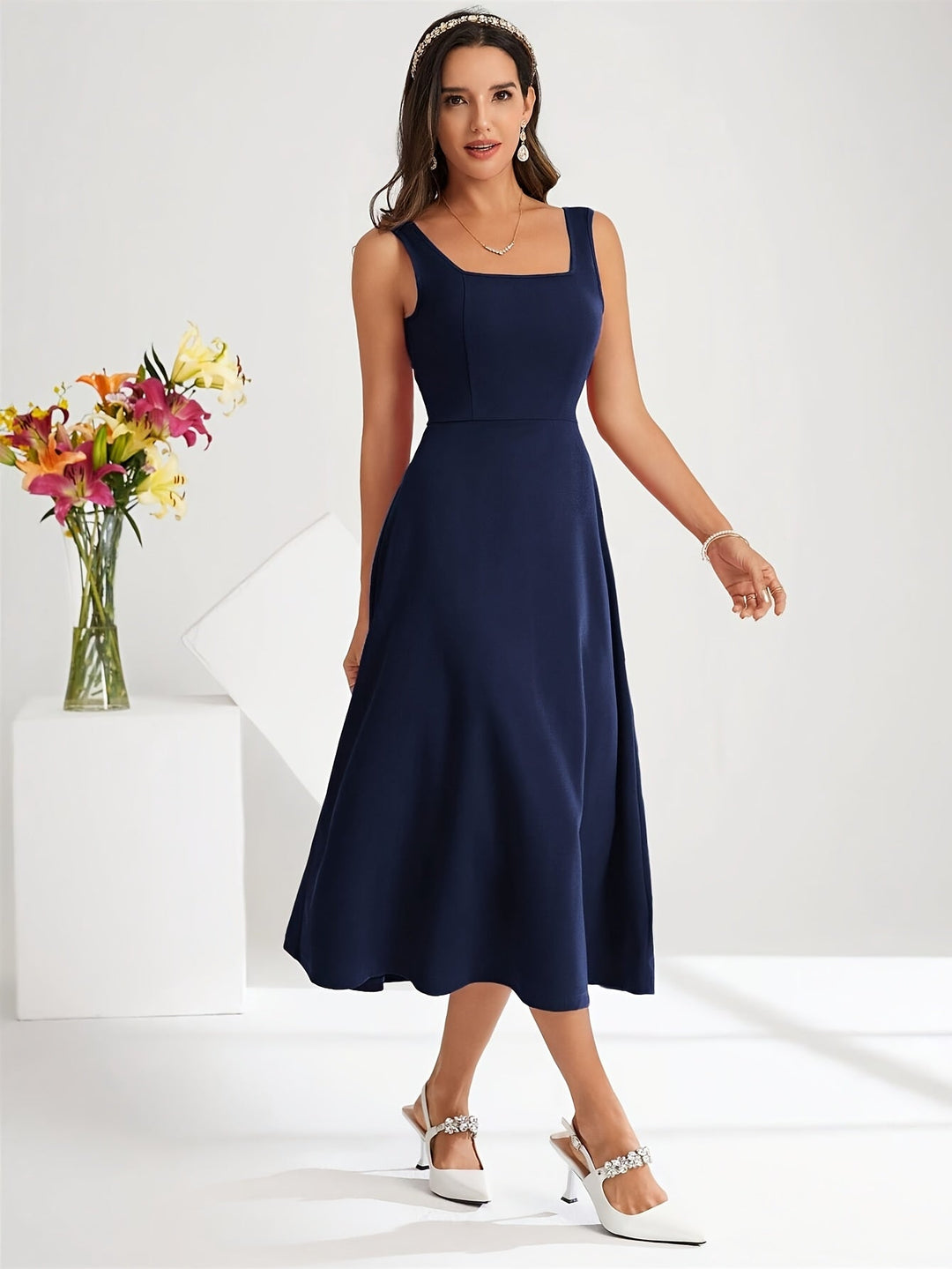 Echoarchiv | Elegantes Kleid mit Trägern Dunkelblau Farbe