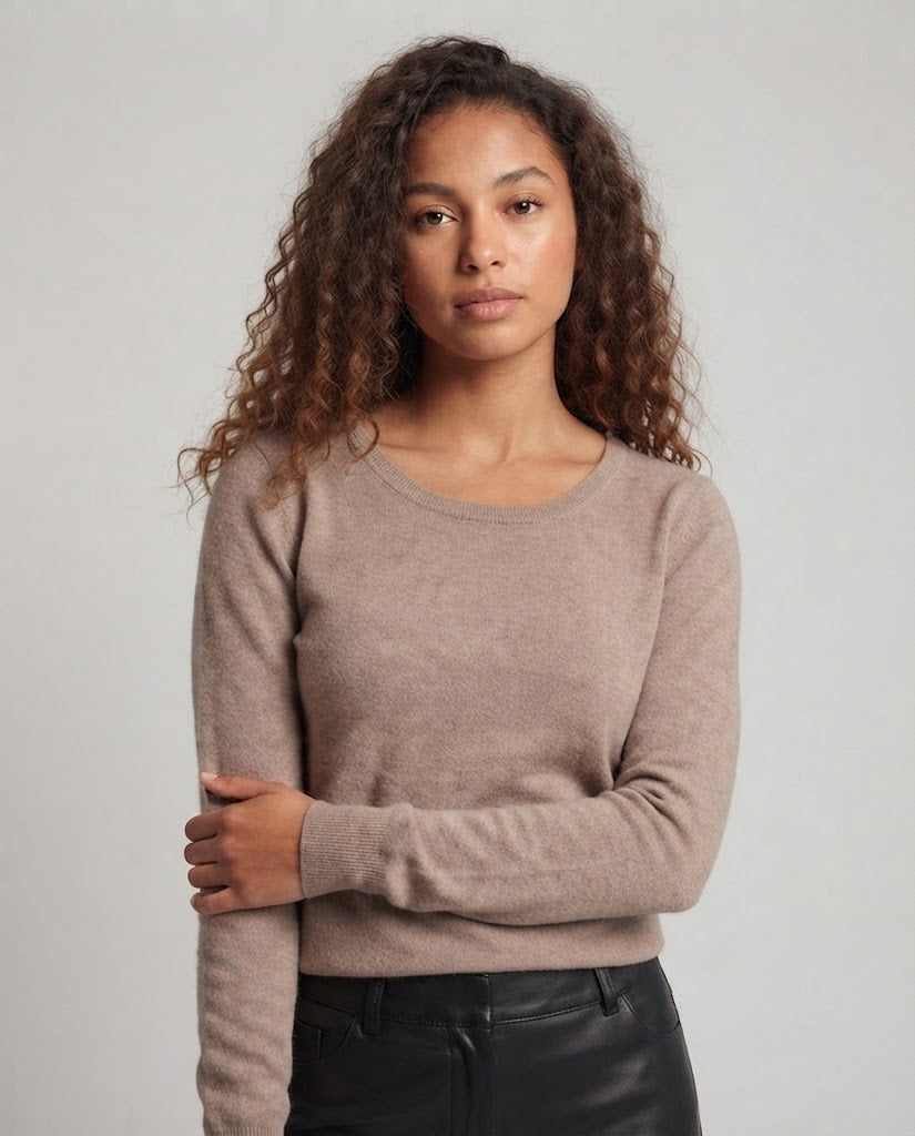 Damen Feiner Rundhalspullover aus Kaschmir‑Mix mit leichtem Stretch und feinem Rippbündchen Echoarchiv