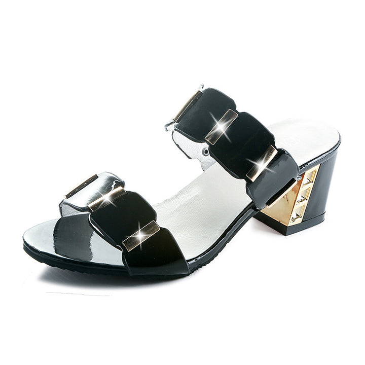Damen nan zweiriemige Lack-Pantolette mit Goldapplikation und mittelhohem Blockabsatz Echo Archiv