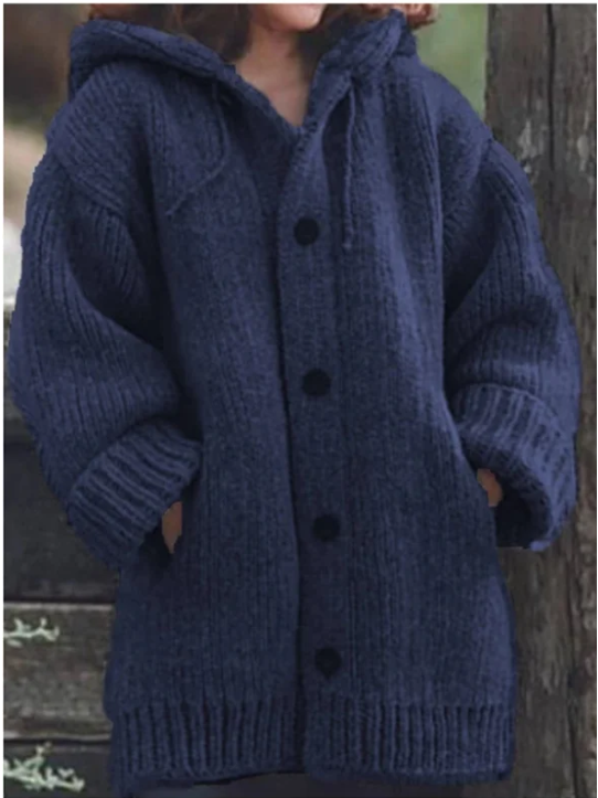Strickjacke mit Kapuze und Knöpfen – Veloura