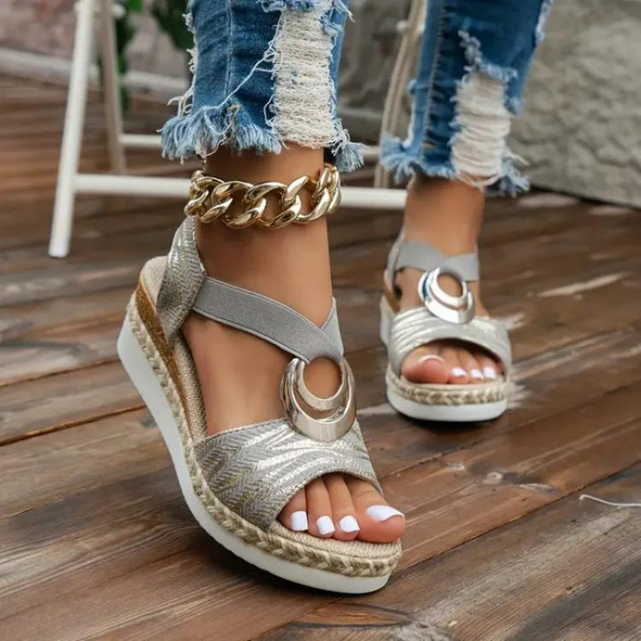 Echoarchiv | Orthopädische Sandalen mit Optimaler Unterstützung