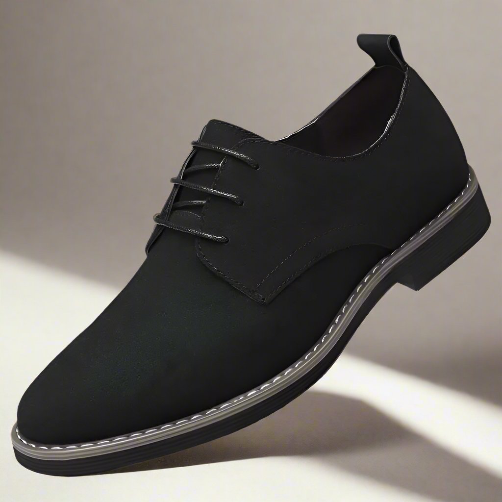 Echoarchiv | Gepflegte Herrenschuhe mit Schnürsenkeln