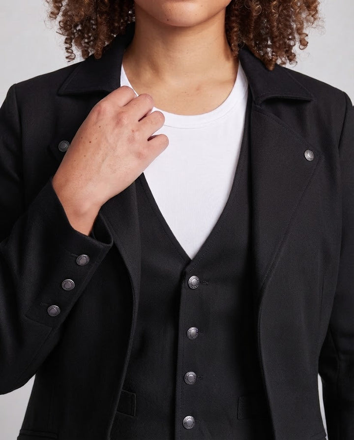 Damen Langmantel mit asymmetrischem Schnitt und aufwändigen Knopfdetails Echo Archiv