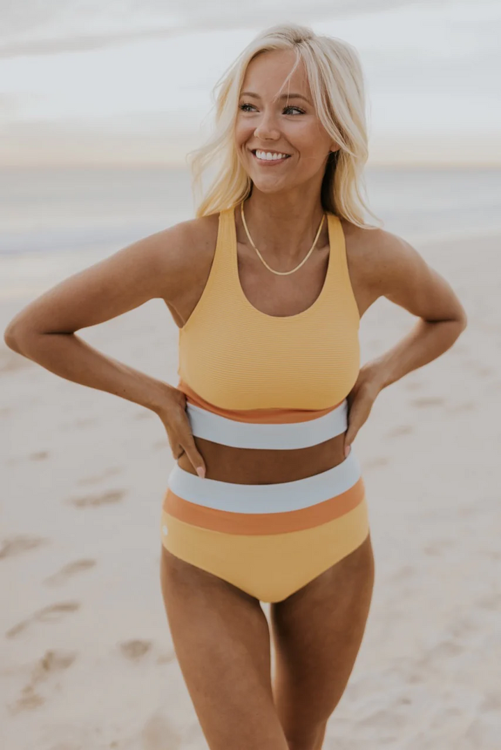 Echoarchiv | Texturiertes Malibu Cut Back Crop Bikini Set