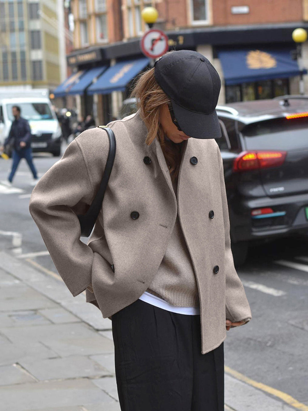 Echoarchiv | Kurze Wolljacke mit Doppelter Knopfreihe Wollmischung Echoarchivrn und Warm
