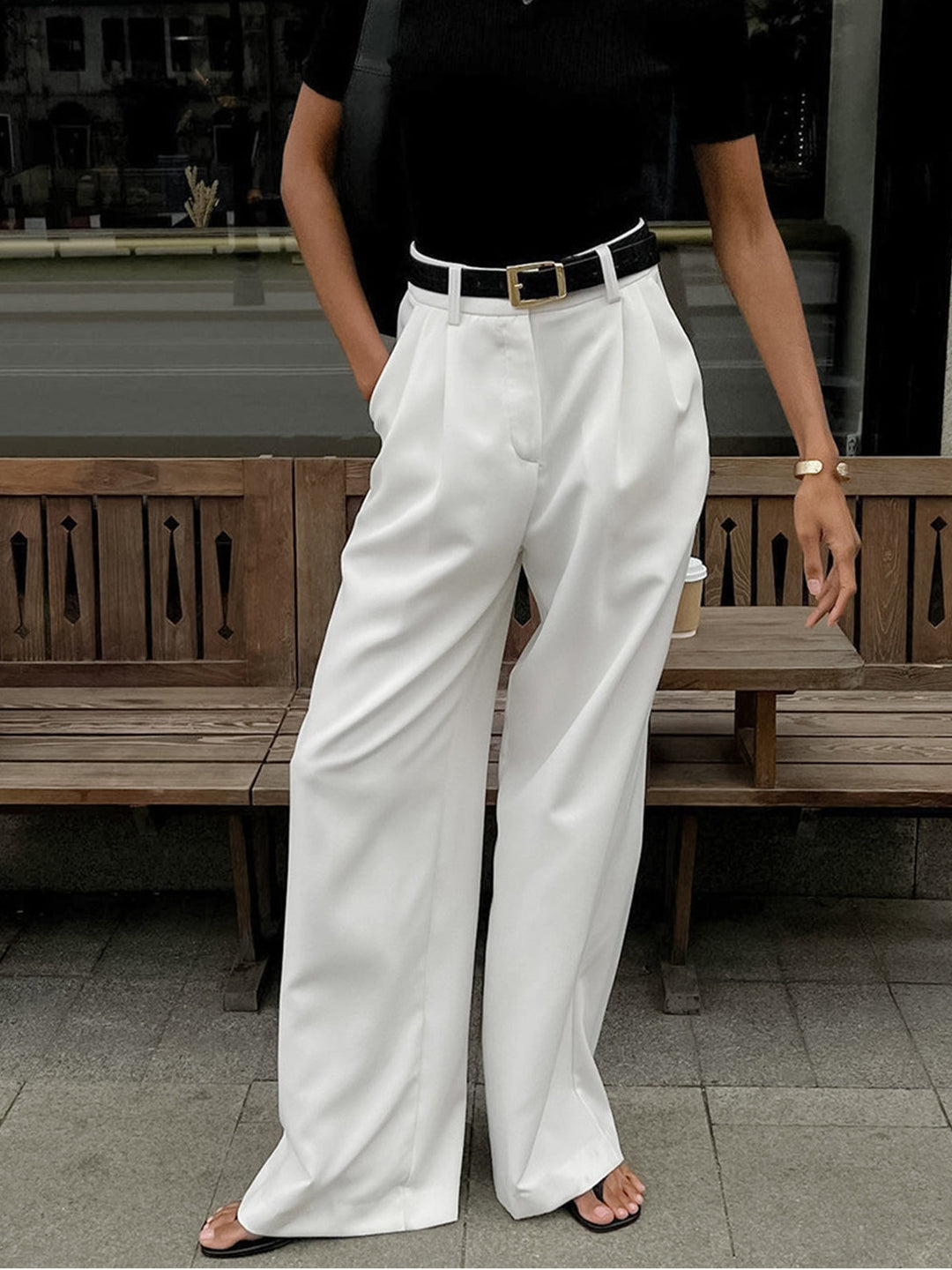 Echoarchiv | Elegante Hose mit Weitem Bein Ohne Gürtel
