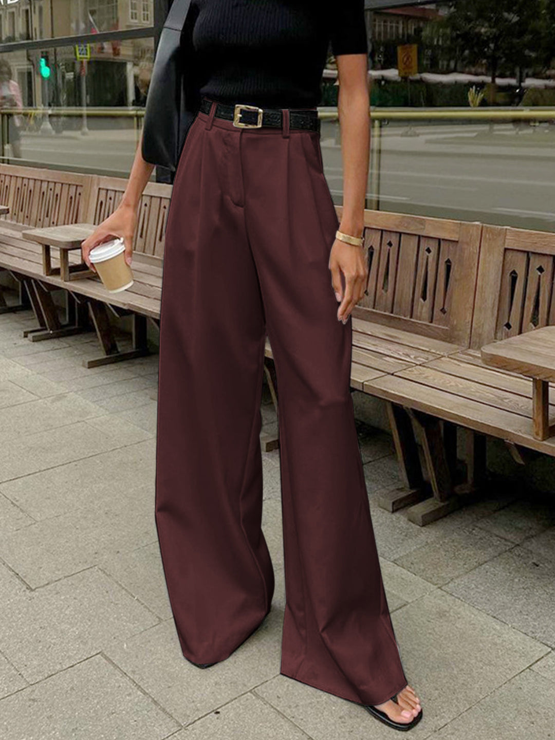 Echoarchiv | Elegante Hose mit Weitem Bein Ohne Gürtel