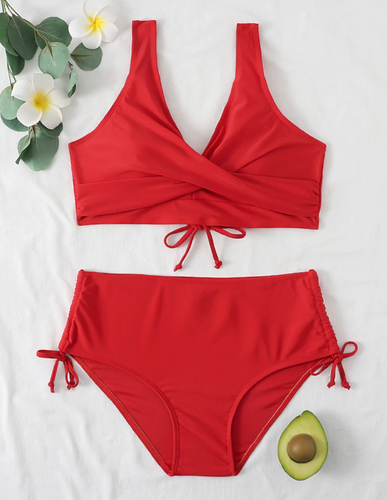 Echoarchiv | Bescheidener Bikini mit Hoher Taille