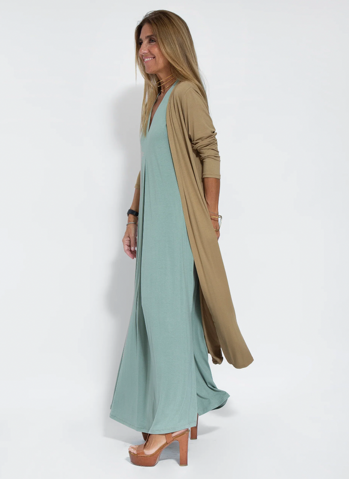 Elegantes Kleid-Weste-Set mit Schlankmachendem Schnitt für festliche Anlässe | Echoarchiv