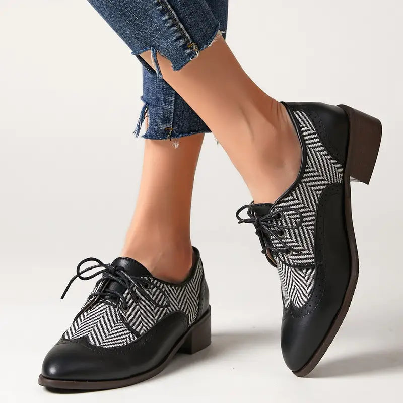 Echoarchiv | Gestreifte Schnürschuhe Aus für Damen