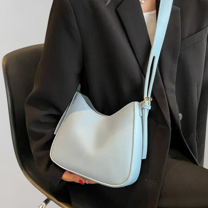 Schlichte und elegante Crossbody-Tasche im minimalistischen Design | Vegan – Avelisse