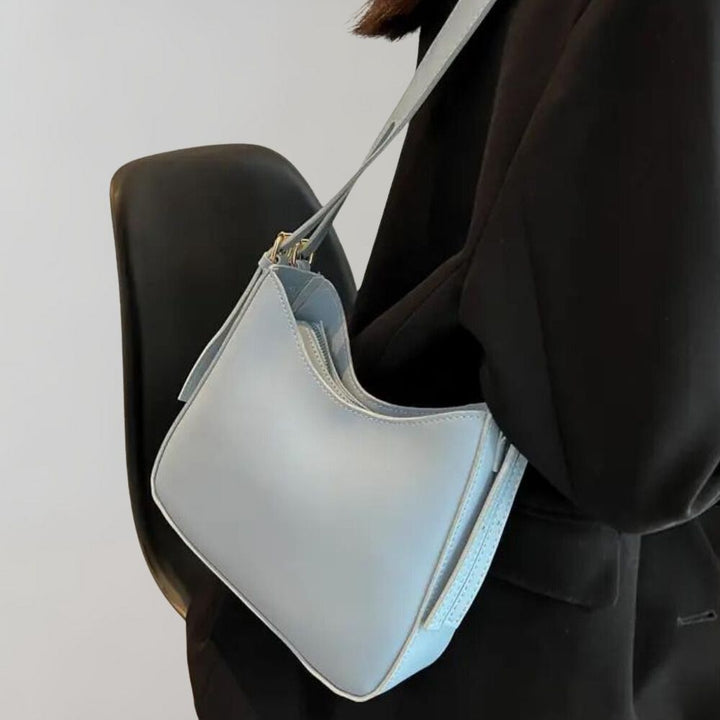 Schlichte und elegante Crossbody-Tasche im minimalistischen Design | Vegan – Avelisse