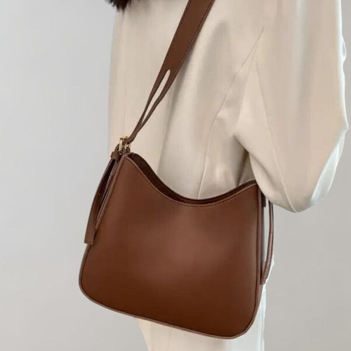 Schlichte und elegante Crossbody-Tasche im minimalistischen Design | Vegan – Avelisse