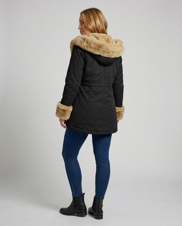 Warme Damen Winterjacke | Echoarchiv